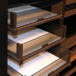 کشو ریلی شیشه ای داخل کمد رنگ موکا طرح ایتالین سایز 90 فانتونی کد J503