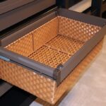سبد حصیری ریلی داخل کمد رنگ موکا طرح ایتالین سایز 90 فانتونی کد J518