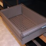 سبد فلزی ریلی داخل کمد رنگ موکا طرح ایتالین سایز 60 فانتونی کد J515